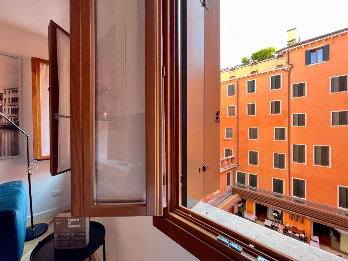 San Marco Luxury Apartments Steps From St Marks Венеция Экстерьер фото