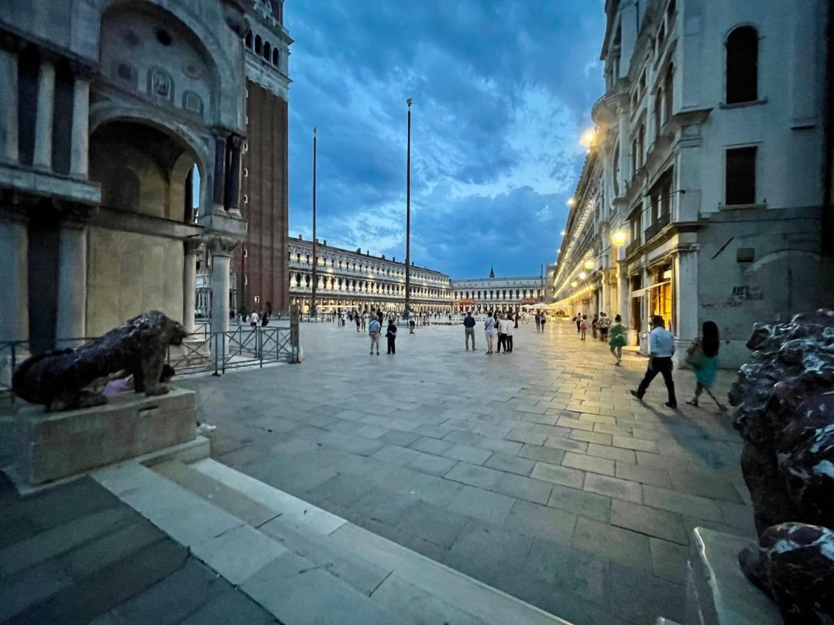 San Marco Luxury Apartments Steps From St Marks Венеция Экстерьер фото